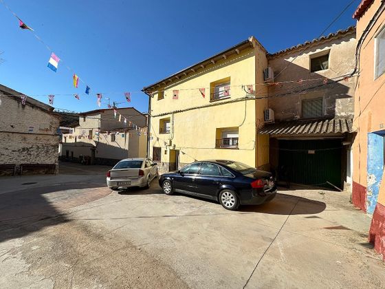 Foto 2 de Casa adossada en venda a calle Obispo Briz de 4 habitacions amb garatge i jardí