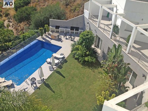 Foto 2 de Venta de chalet en Pinares de San Antón de 7 habitaciones con terraza y piscina