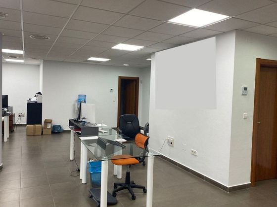 Foto 2 de Oficina en venda a El Romeral de 250 m²
