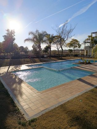 Foto 2 de Alquiler de casa en Condado de Alhama de 2 habitaciones con terraza y piscina