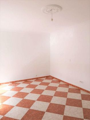 Foto 2 de Piso en venta en Morón de la Frontera de 3 habitaciones y 77 m²