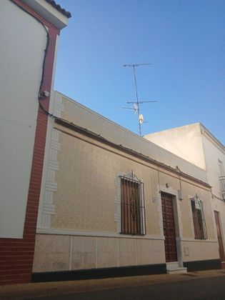 Foto 1 de Venta de casa adosada en Villanueva de los Castillejos de 5 habitaciones con terraza