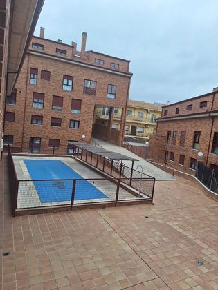 Foto 1 de Venta de piso en Casarrubios del Monte pueblo de 2 habitaciones con piscina y garaje