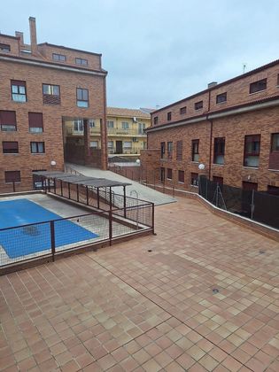 Foto 2 de Venta de piso en Casarrubios del Monte pueblo de 2 habitaciones con piscina y garaje