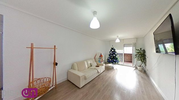 Foto 1 de Venta de piso en Amorebieta-Etxano de 3 habitaciones con terraza y garaje