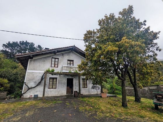 Foto 1 de Casa rural en venta en Lezama de 3 habitaciones y 300 m²