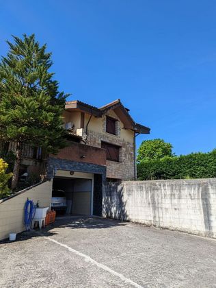 Foto 1 de Casa en venda a Amorebieta-Etxano de 4 habitacions amb terrassa i garatge