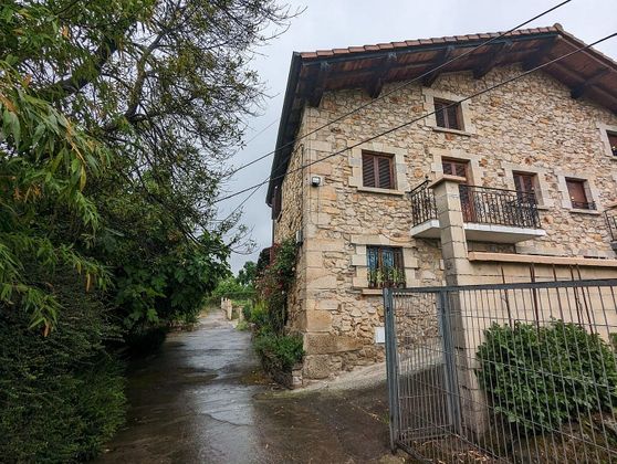 Foto 1 de Pis en venda a Amorebieta-Etxano de 5 habitacions amb piscina i garatge