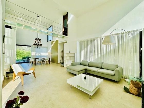 Foto 1 de Xalet en venda a Golf Costa Brava - Bufaganyes de 4 habitacions amb terrassa i piscina