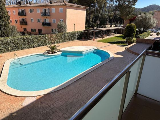 Foto 1 de Venta de piso en Santa Cristina d'Aro de 3 habitaciones con piscina y jardín