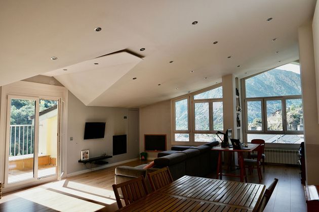 Foto 2 de Ático en venta en Escaldes, les de 3 habitaciones con terraza y garaje