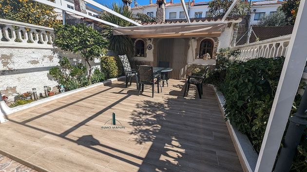 Foto 1 de Venta de casa adosada en Sant Pere Nord de 3 habitaciones con terraza y jardín