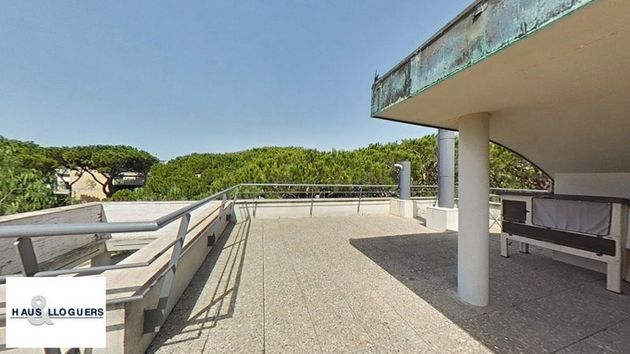 Foto 2 de Chalet en venta en Gavà Mar de 6 habitaciones con terraza y piscina