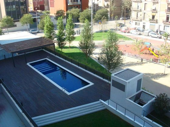 Foto 2 de Pis en venda a El Poblenou de 2 habitacions amb terrassa i piscina