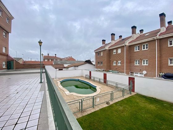 Foto 2 de Venta de casa en Girón - Villa del Prado de 5 habitaciones con terraza y piscina