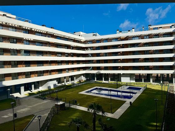 Foto 1 de Venta de piso en Girón - Villa del Prado de 2 habitaciones con terraza y piscina