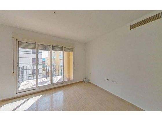 Foto 1 de Piso en venta en Cobatillas de 4 habitaciones con garaje y balcón