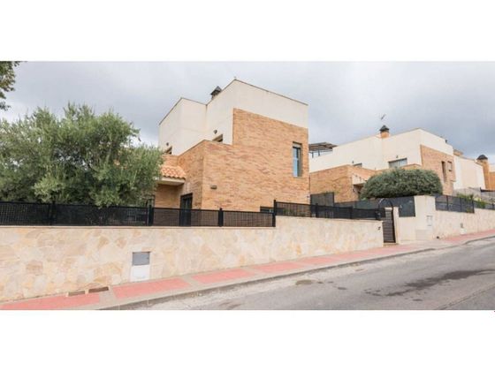 Foto 1 de Casa en venda a Orihuela ciudad de 5 habitacions amb terrassa i garatge