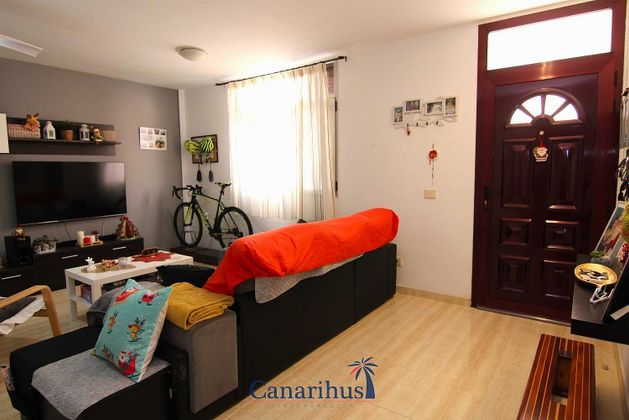 Foto 2 de Casa adossada en venda a Arguineguín de 3 habitacions amb garatge i aire acondicionat