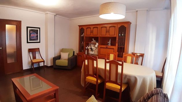 Foto 1 de Alquiler de piso en Madrigal de 3 habitaciones con muebles y balcón