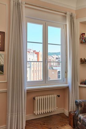 Foto 2 de Ático en venta en Errekaldeberri - Larraskitu de 3 habitaciones con calefacción y ascensor