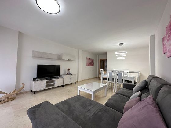 Foto 1 de Piso en alquiler en calle Malaga de 3 habitaciones con muebles y balcón