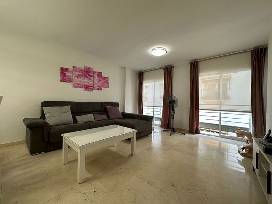 Foto 2 de Piso en alquiler en calle Malaga de 3 habitaciones con muebles y balcón