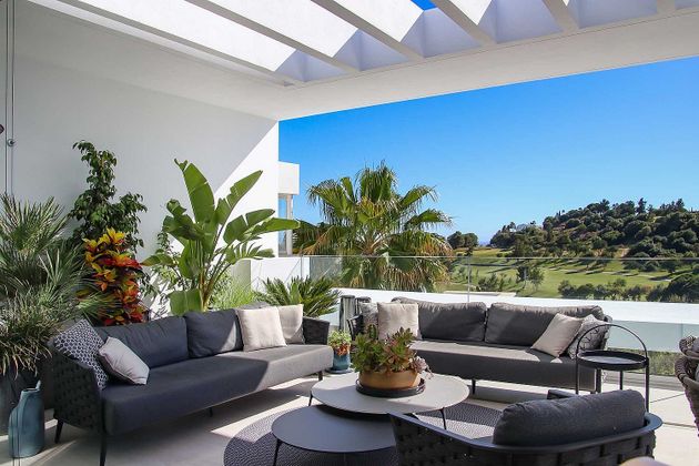 Foto 2 de Àtic en venda a calle Atalaya Hills de 3 habitacions amb terrassa i piscina