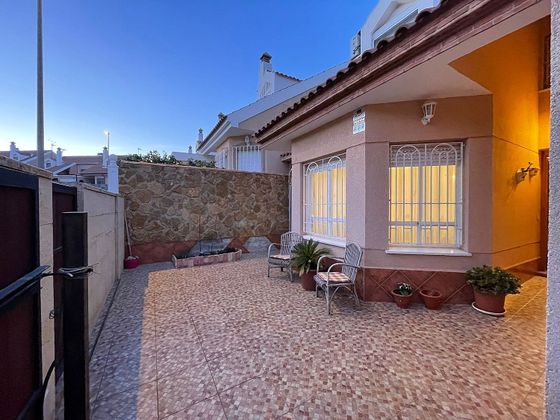 Foto 2 de Casa en venda a Canteras de 4 habitacions amb terrassa i jardí