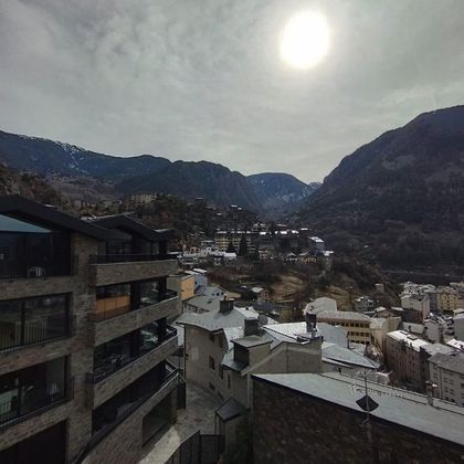 Foto 2 de Chalet en venta en Escaldes, les de 3 habitaciones con terraza y garaje