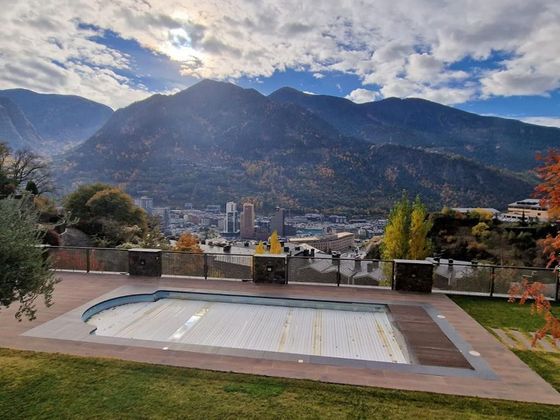 Foto 1 de Piso en venta en Escaldes, les de 3 habitaciones con terraza y piscina