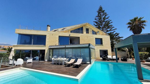 Foto 1 de Xalet en lloguer a Los Monteros - Bahía de Marbella de 5 habitacions amb terrassa i piscina