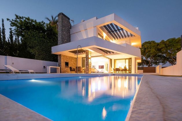 Foto 2 de Xalet en venda a urbanización Telva de 5 habitacions amb terrassa i piscina