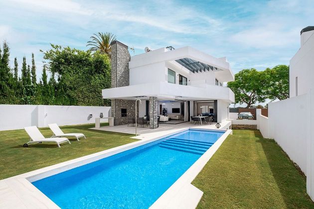 Foto 1 de Xalet en venda a urbanización Telva de 5 habitacions amb terrassa i piscina