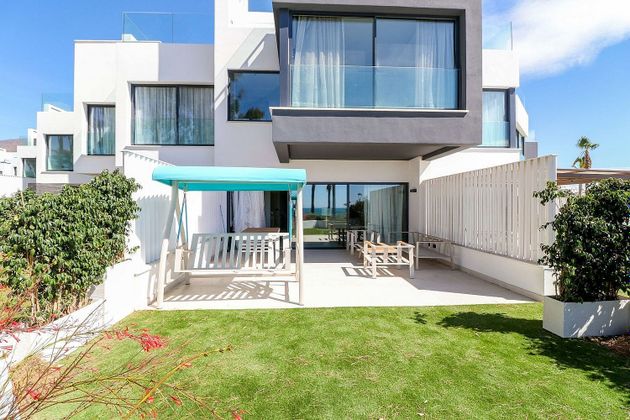 Foto 2 de Casa en lloguer a calle The Island de 3 habitacions amb terrassa i piscina