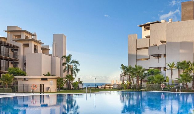 Foto 2 de Àtic en lloguer a urbanización Los Pinillos II de 3 habitacions amb terrassa i piscina