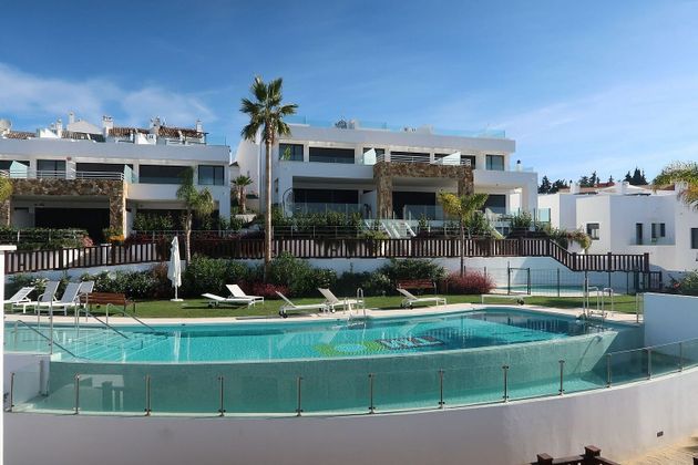 Foto 1 de Àtic en lloguer a calle Puerto Banus de 3 habitacions amb terrassa i piscina