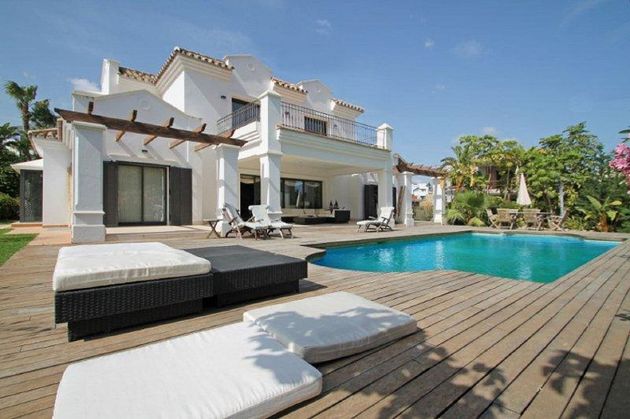 Foto 1 de Xalet en lloguer a calle Mimosas Las de 5 habitacions amb terrassa i piscina