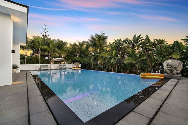 Foto 2 de Casa adossada en venda a Los Monteros - Bahía de Marbella de 7 habitacions amb terrassa i piscina