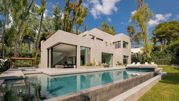 Foto 1 de Casa adossada en lloguer a calle Arrabal Lomas Marbella de 7 habitacions amb terrassa i piscina