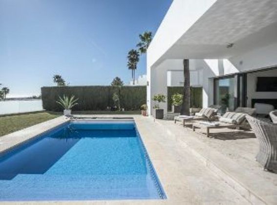 Foto 2 de Xalet en lloguer a avenida La Alqueria de 4 habitacions amb terrassa i piscina