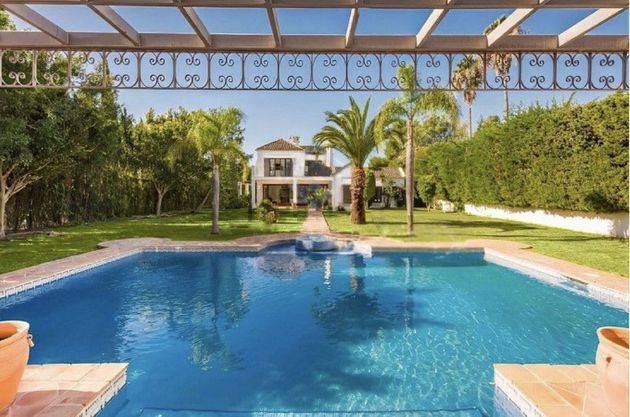 Foto 2 de Xalet en venda a urbanización Lugar Guadalmina Baja de 6 habitacions amb terrassa i piscina