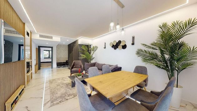 Foto 2 de Casa en venta en calle Nueva Andalucía de 4 habitaciones con terraza y piscina
