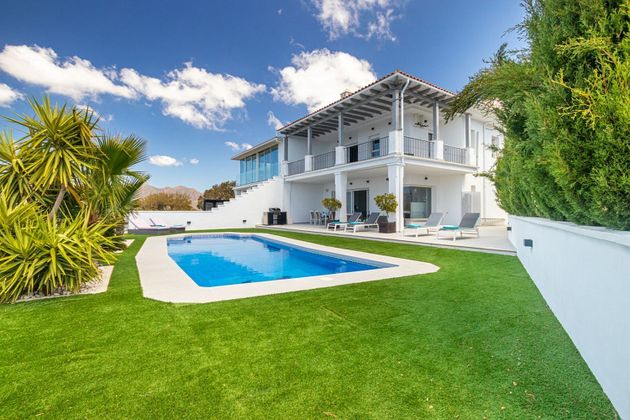 Foto 1 de Casa en venda a calle La Mairena de 4 habitacions amb terrassa i piscina