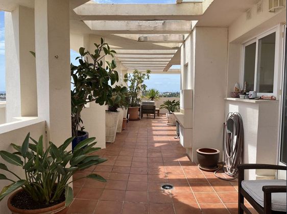 Foto 2 de Ático en alquiler en Nueva Alcántara de 3 habitaciones con terraza y piscina