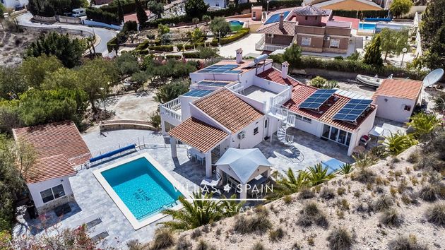 Foto 2 de Xalet en venda a Aspe de 6 habitacions amb terrassa i piscina