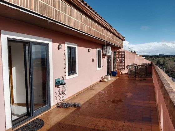 Foto 1 de Àtic en lloguer a Casco Antiguo de 1 habitació amb terrassa i aire acondicionat