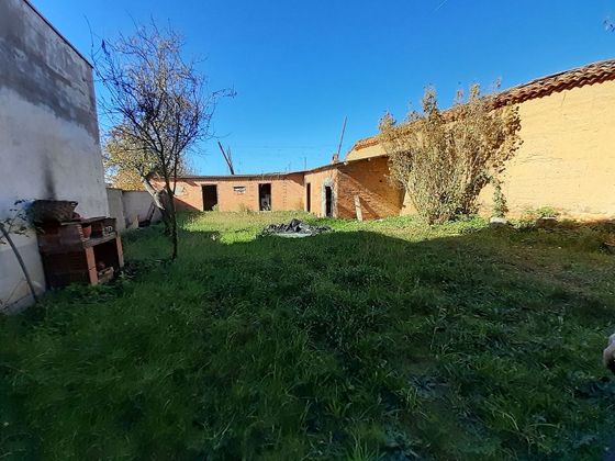 Foto 2 de Casa en venda a Llamas de la Ribera de 6 habitacions amb jardí