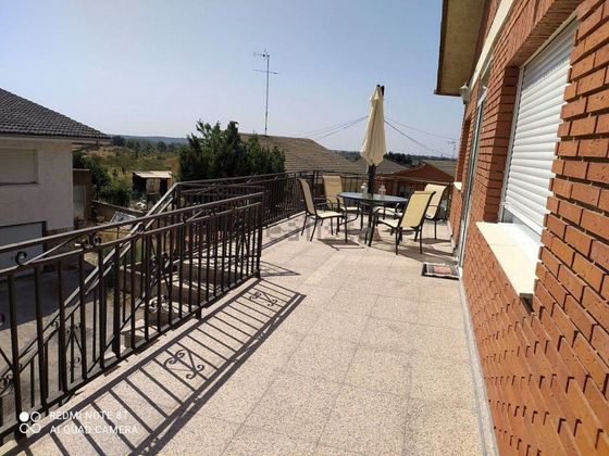 Foto 1 de Chalet en venta en Valverde de la Virgen de 6 habitaciones con terraza y garaje