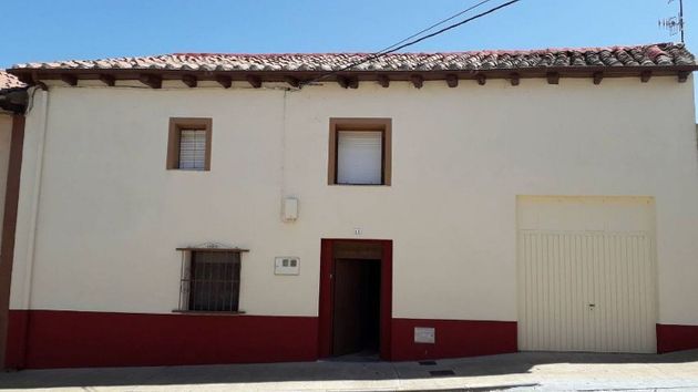 Foto 2 de Casa en venta en Laguna de Negrillos de 3 habitaciones con terraza y garaje